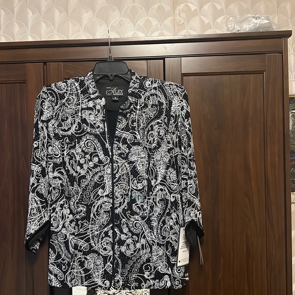 Women’s elegant top